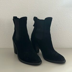 Dolce Vita Size 7 Black Suede Boots